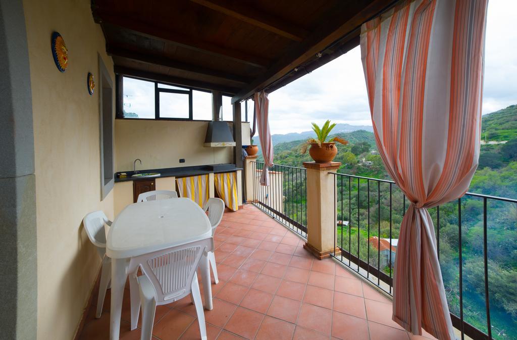 B&B Il Padrino Savoca Pokoj fotografie